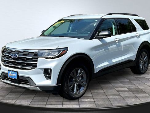 New 2026 Ford Explorer Active w/ Active Comfort Package AWD/4WD image 2