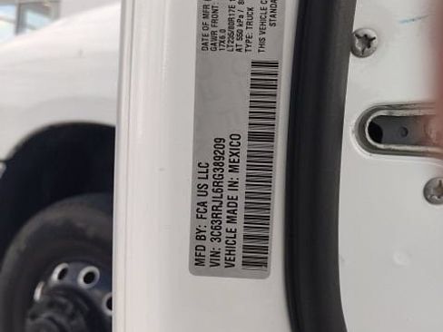 Used 2024 RAM 3500 Laramie w/ Night Edition AWD/4WD image 9