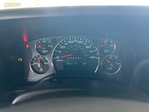 Used 2017 Chevrolet Express 2500 LT w/ LT Preferred Equipment Group RWD image 19