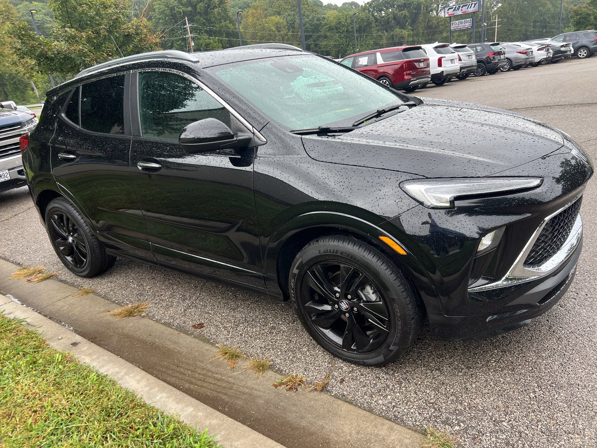 Used 2024 Buick Encore GX Sport Touring FWD image 3