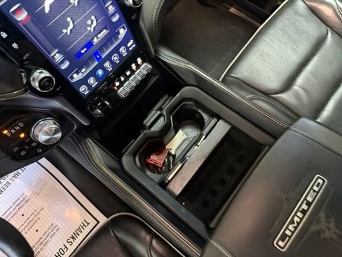 Used 2020 RAM 1500 Limited w/ Black Appearance Package AWD/4WD image 28