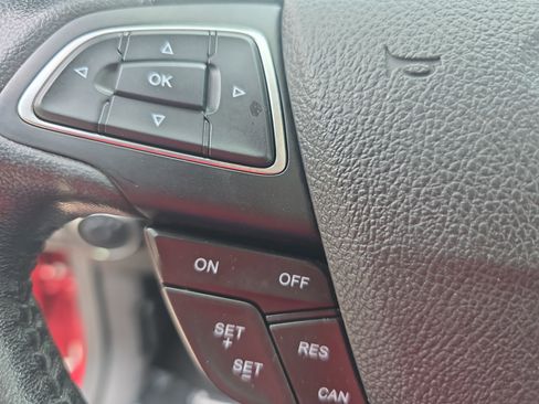 Used 2015 Ford Focus SE w/ Equipment Group 201A FWD image 15