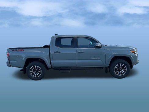 Used 2022 Toyota Tacoma TRD Sport AWD/4WD image 8