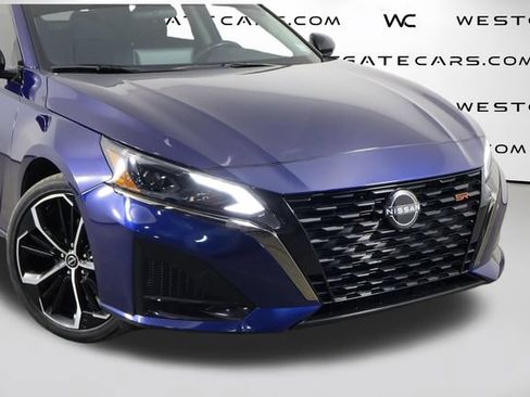 Used 2024 Nissan Altima 2.5 SR w/ SR Premium Package FWD image 47