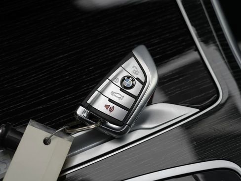 Used 2022 BMW X7 M50i w/ Dynamic Handling Package image 78