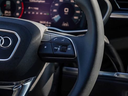 Used 2023 Audi Q3 2.0T Premium w/ Convenience Package image 17