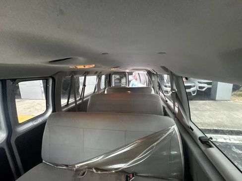 Used 2006 Ford E-350 and Econoline 350 XLT RWD image 20