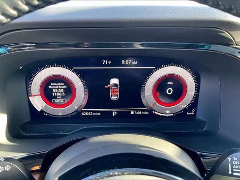 Used 2023 Nissan Pathfinder Platinum w/ Cargo Package image 19