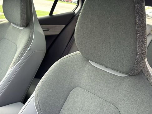 New 2026 Volvo EX30 Ultra w/ Climate Package image 31