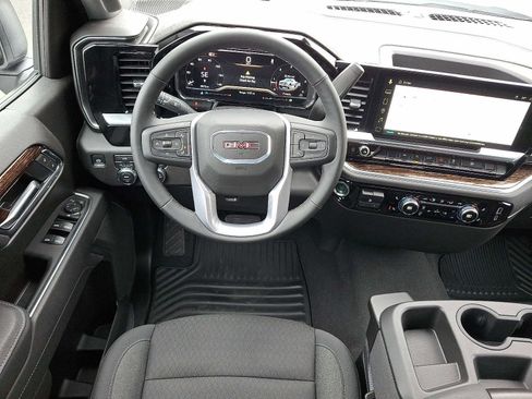 Used 2025 GMC Sierra 1500 Elevation image 11