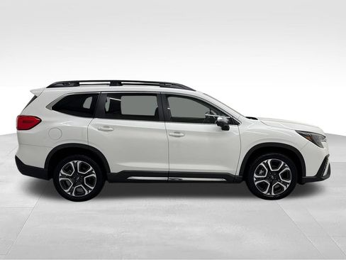Used 2023 Subaru Ascent Limited w/ Technology Package AWD/4WD image 9