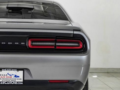 Used 2017 Dodge Challenger R/T image 26