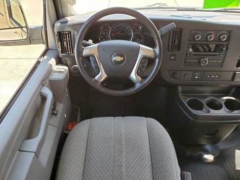 Used 2018 Chevrolet Express 2500 w/ Driver Convenience Package RWD image 15