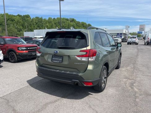 Used 2020 Subaru Forester Premium AWD/4WD image 5