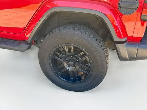 Used 2019 Jeep Wrangler Unlimited Sahara image 29