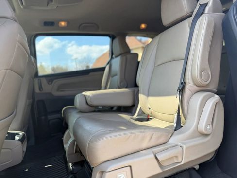Used 2019 Honda Odyssey Elite image 6