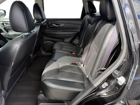 Used 2017 Nissan Rogue SL w/ SL Premium Package FWD image 16