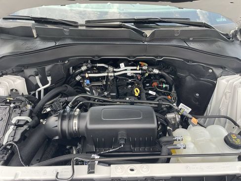 Used 2023 Ford Explorer XLT w/ Equipment Group 202A AWD/4WD image 25