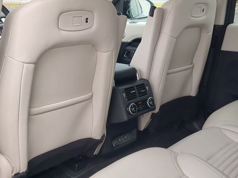Used 2025 Land Rover Discovery S AWD/4WD image 17