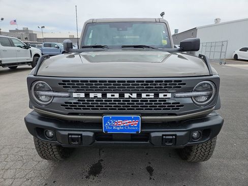 New 2026 Ford Bronco Badlands w/ Sasquatch Package image 3