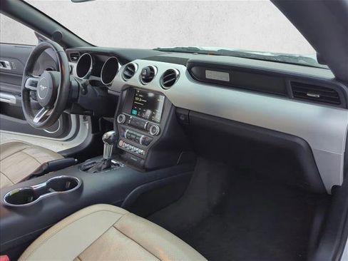 Used 2017 Ford Mustang Premium image 23