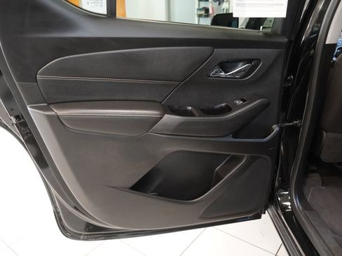 Used 2020 Chevrolet Traverse LT FWD image 27