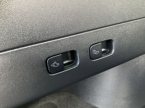 Used 2022 Tesla Model Y Performance image 41