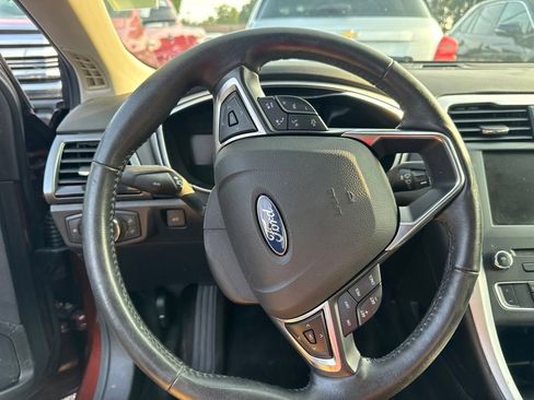 Used 2016 Ford Fusion SE FWD image 6
