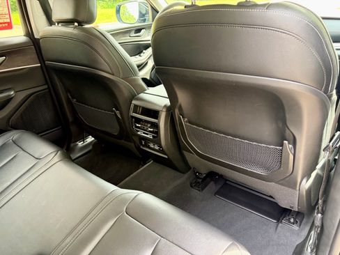 Used 2023 Jeep Grand Cherokee Limited AWD/4WD image 23