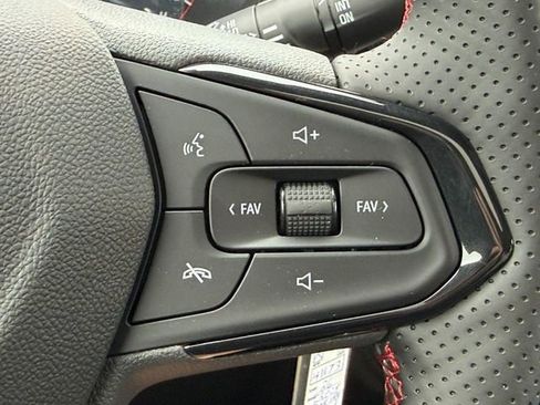 New 2026 Chevrolet Trax RS w/ Sunroof Package FWD image 10