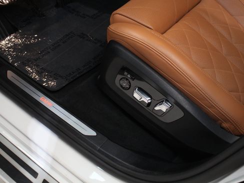 Used 2025 BMW X7 xDrive40i AWD/4WD image 30