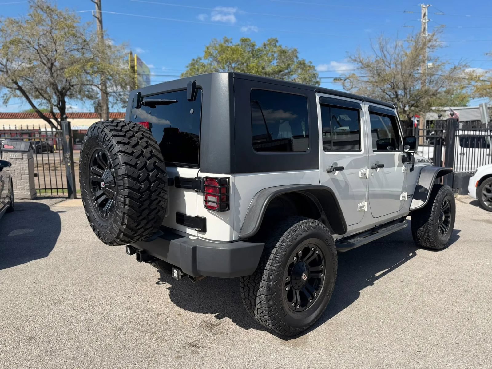 Used 2010 Jeep Wrangler Unlimited Rubicon w/ Trailer Tow Group AWD/4WD image 4
