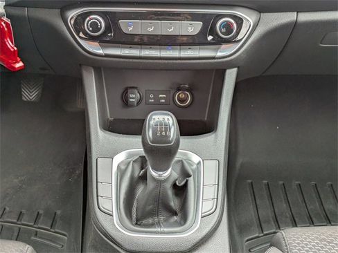 Used 2018 Hyundai Elantra GT image 18