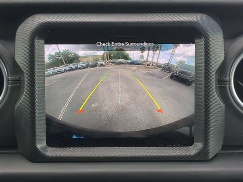 Used 2023 Jeep Wrangler Unlimited Sahara AWD/4WD image 23