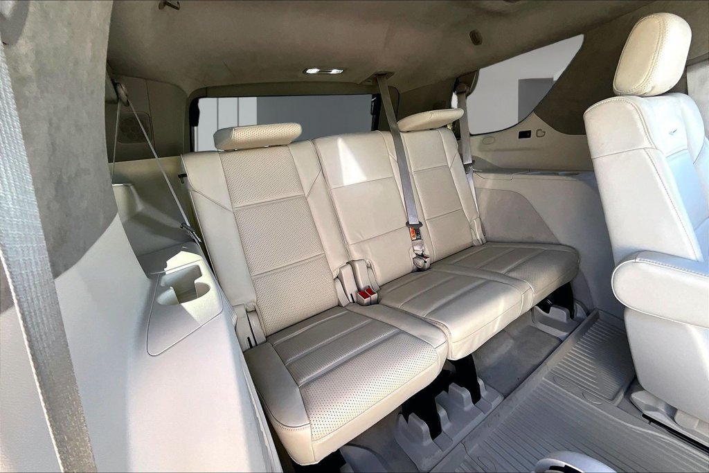 Certified 2025 Cadillac Escalade Premium Luxury Platinum w/ LPO, Floor Liner Package AWD/4WD image 30