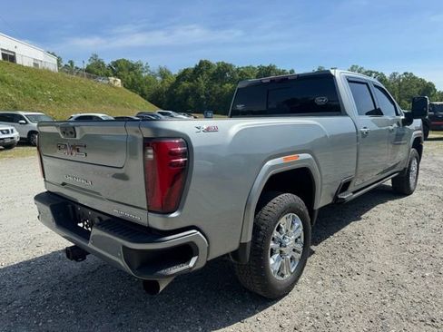 Used 2024 GMC Sierra 3500 Denali w/ Technology Package AWD/4WD image 10