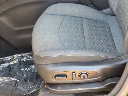 Used 2023 Chevrolet Equinox LT FWD image 15