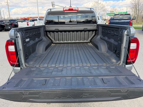 Used 2024 GMC Canyon AT4 w/ Technology Package image 6