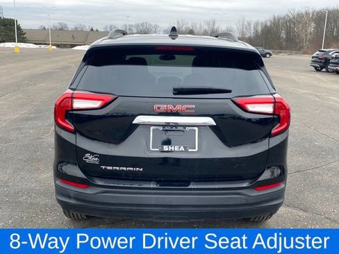 Certified 2023 GMC Terrain SLE w/ Driver Convenience Package image 5