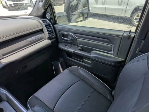 New 2026 RAM 2500 Laramie AWD/4WD image 17