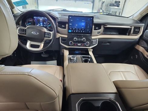 Used 2023 Ford Expedition Limited image 9