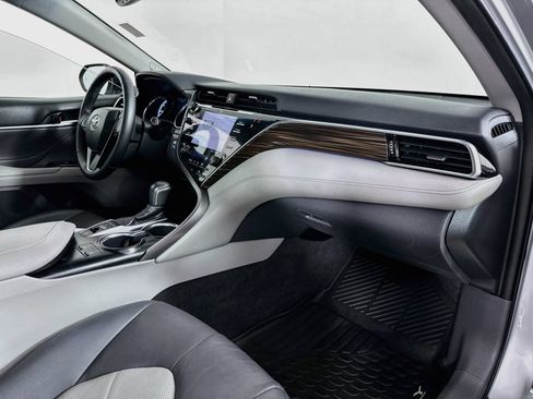 Used 2018 Toyota Camry XLE w/ Audio Package FWD image 30