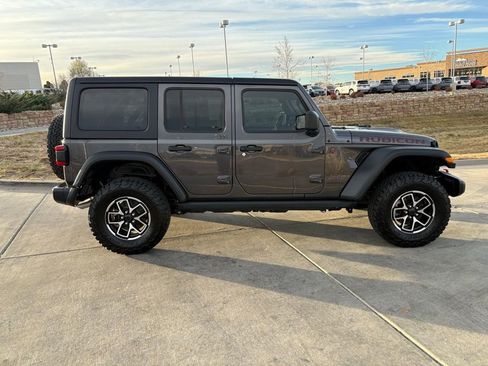 Used 2024 Jeep Wrangler Unlimited Rubicon image 11