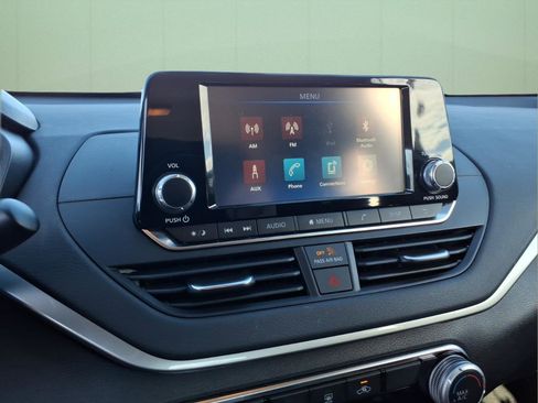 Used 2024 Nissan Altima 2.5 S image 16