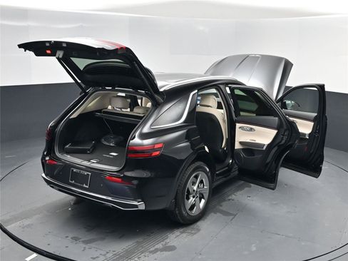 New 2026 Genesis GV70 2.5T Select image 25