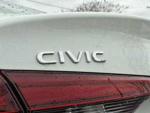 Used 2025 Honda Civic Sport image 29