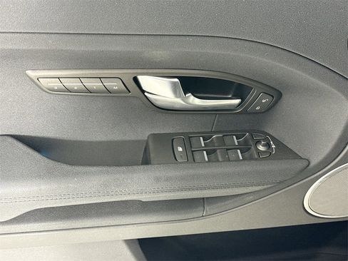 Used 2015 Land Rover Range Rover Evoque Pure image 18