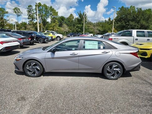 New 2025 Hyundai Elantra SEL image 5