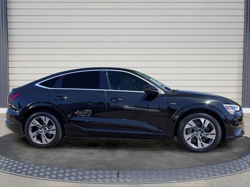 Used 2020 Audi e-tron Premium Plus image 8