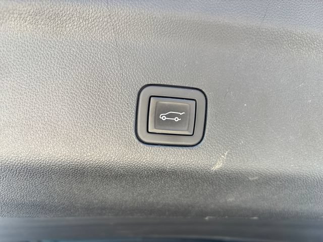 Used 2024 GMC Yukon XL SLT w/ SLT Luxury Package AWD/4WD image 26